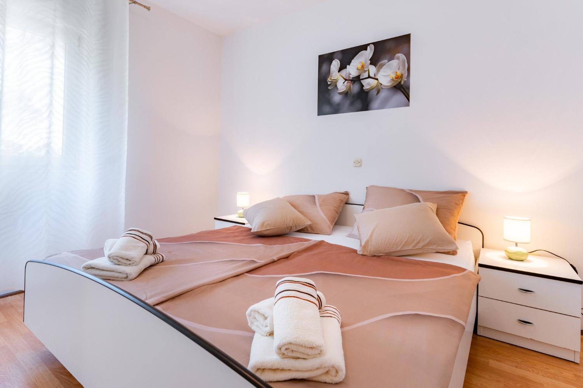 Apartments Lores Rab Town Exterior foto