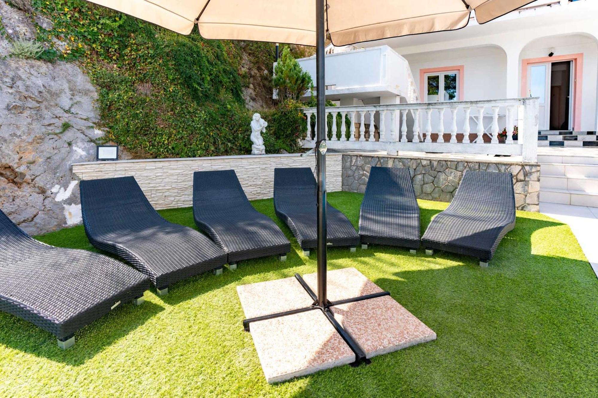 Apartments Lores Rab Town Exterior foto